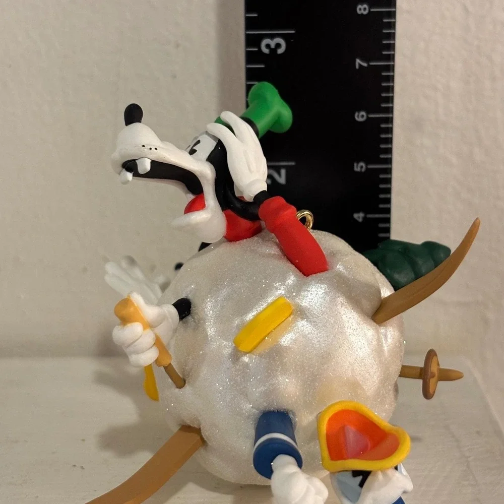 Hallmark Keepsake Ornament Goofy's Ski Adventure Mickey & Co Disney 1993‎ Box